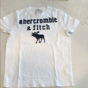 Boys Abercrombie kids T-shirt